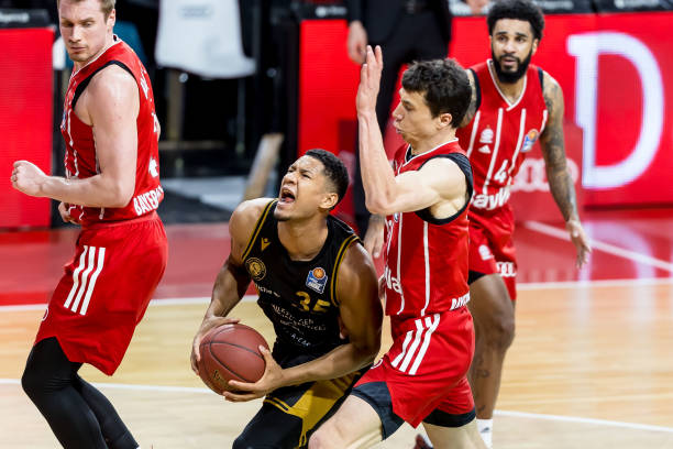 应现代足球 应现代足球