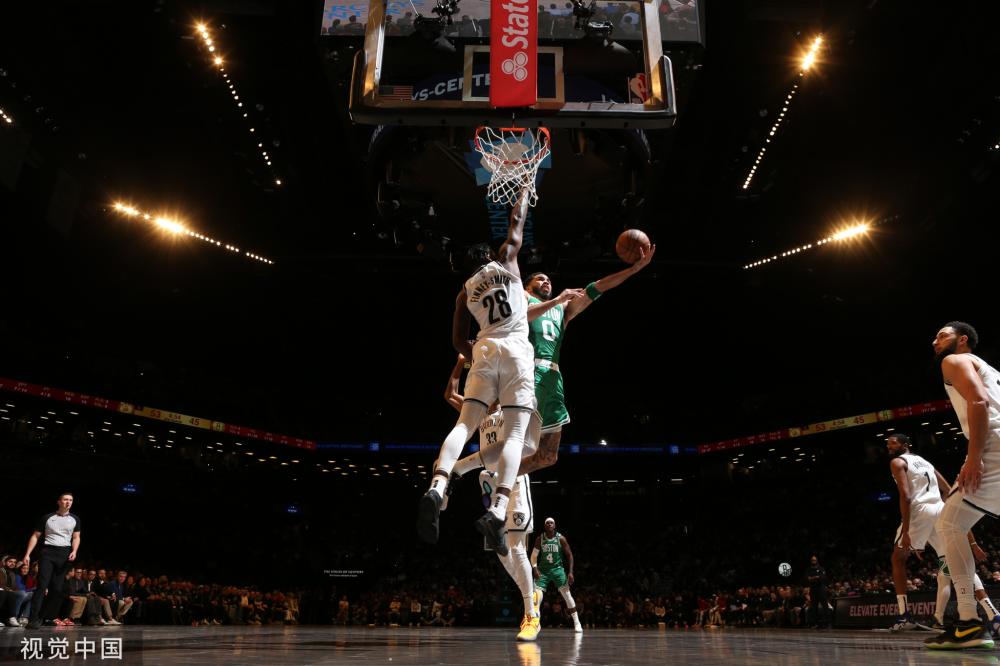 记者：法蒂今日完成完整训练课，加维参与部分合练